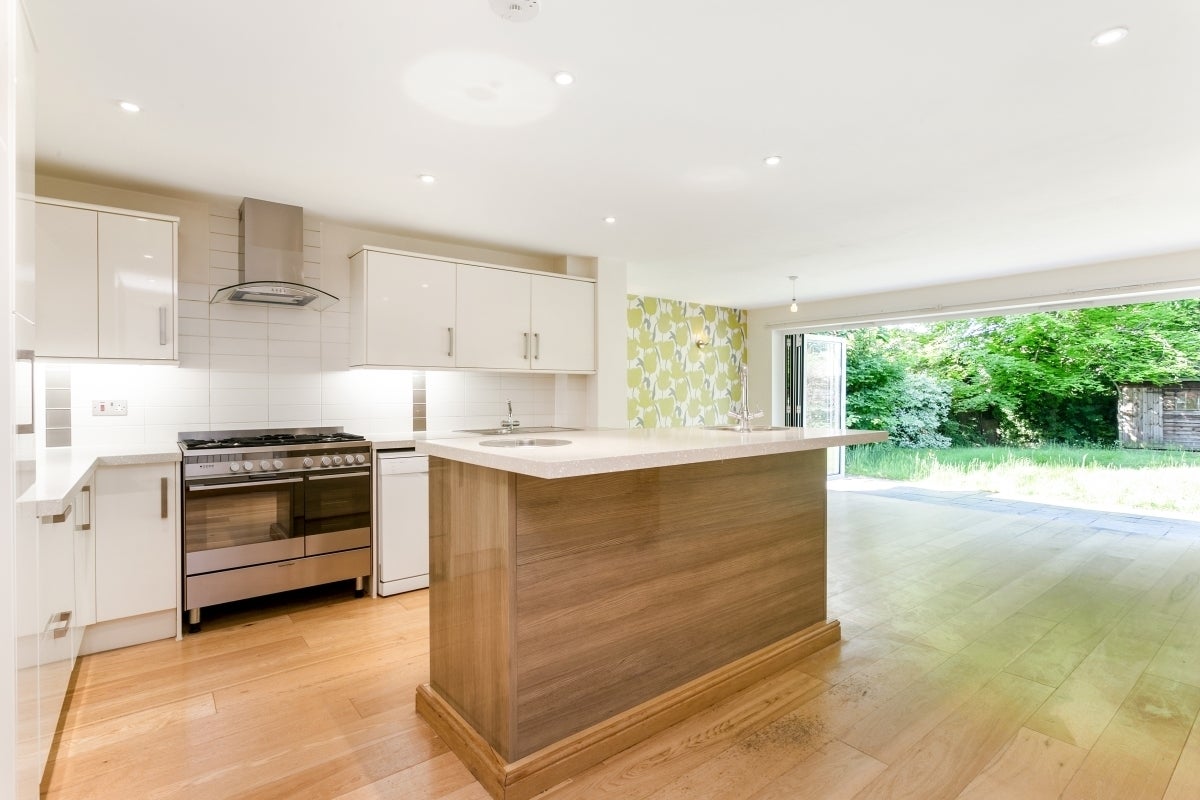 House Fieldhead Gardens in Bourne End