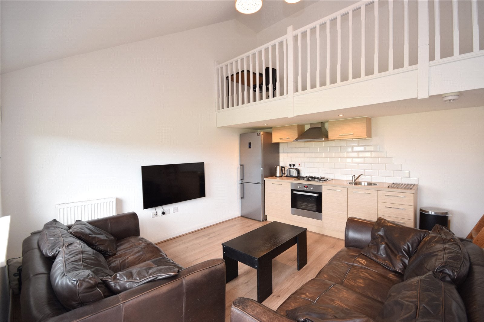 Flat Elizabeth Court in Leeds