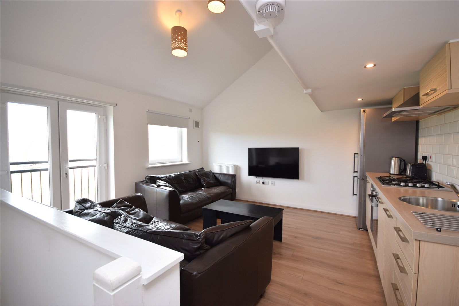 Flat Elizabeth Court in Leeds