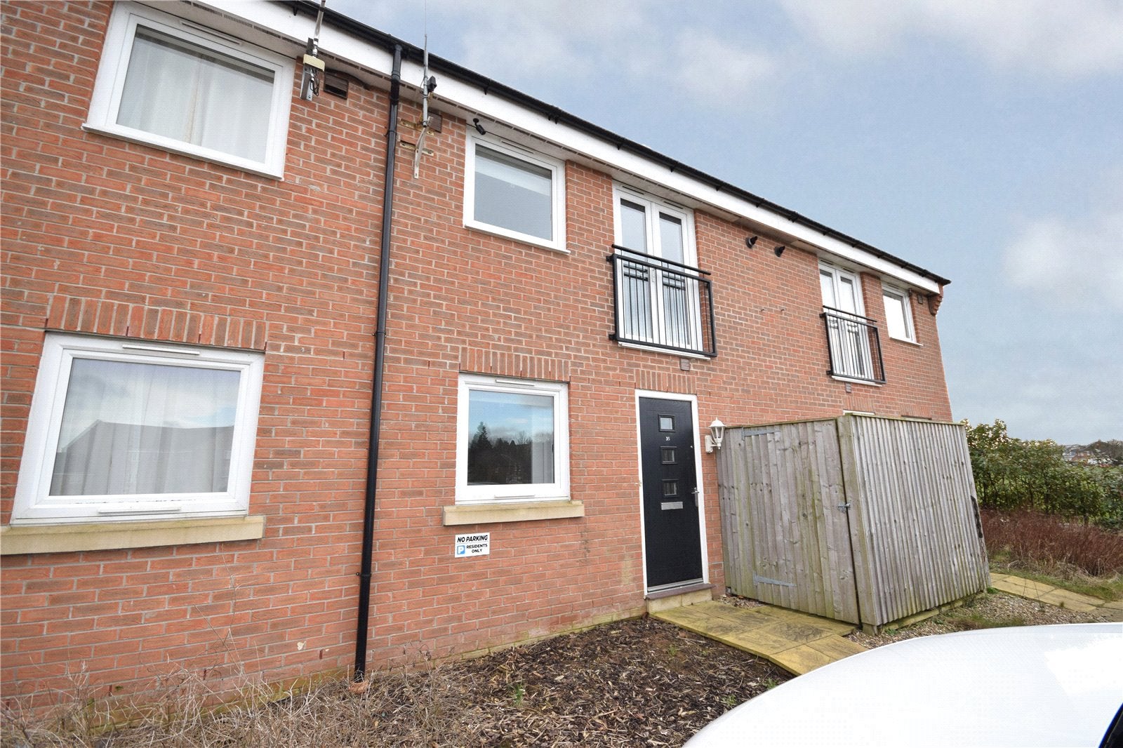 Flat Elizabeth Court in Leeds