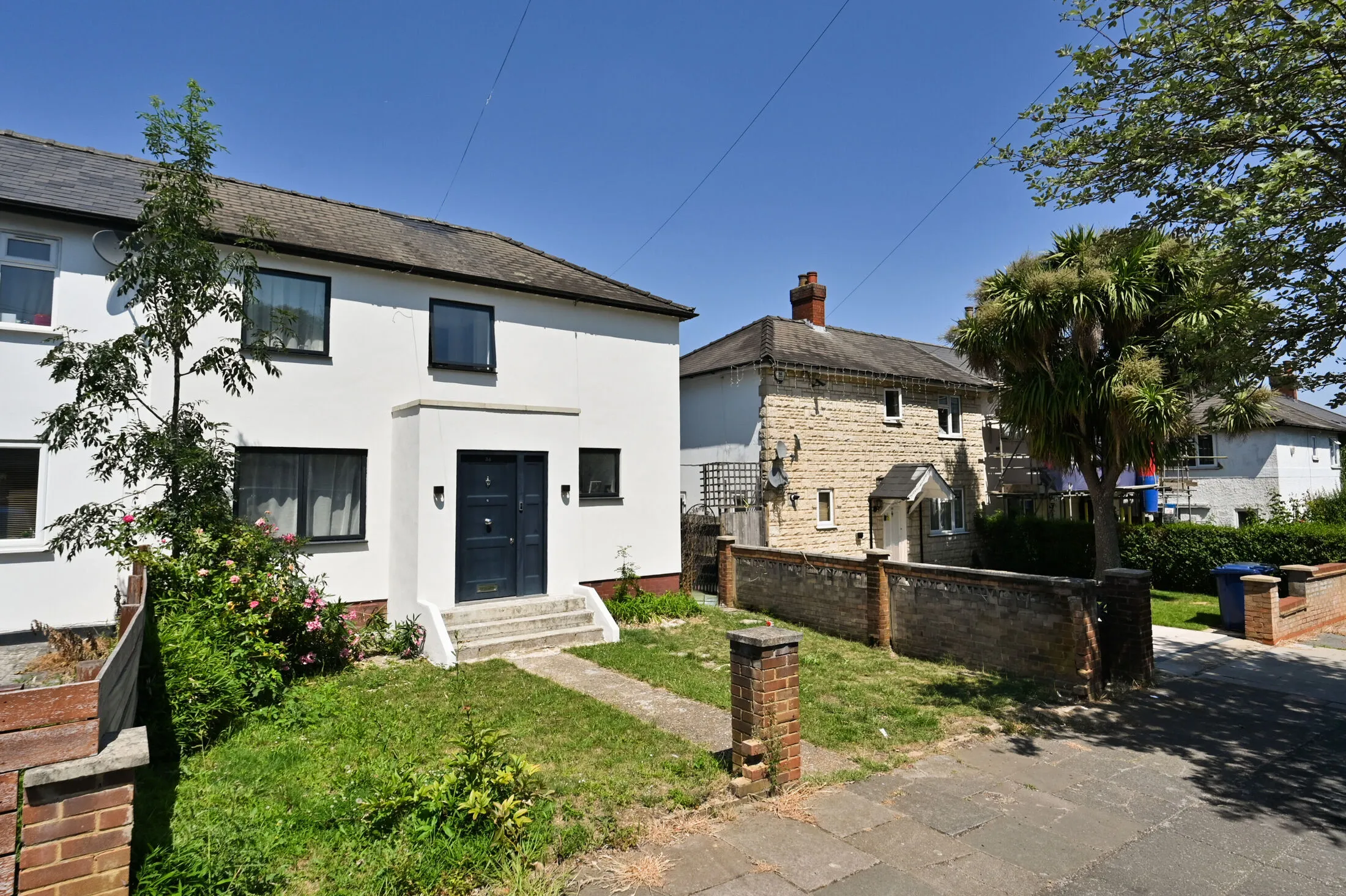 House The Fairway in Greater London