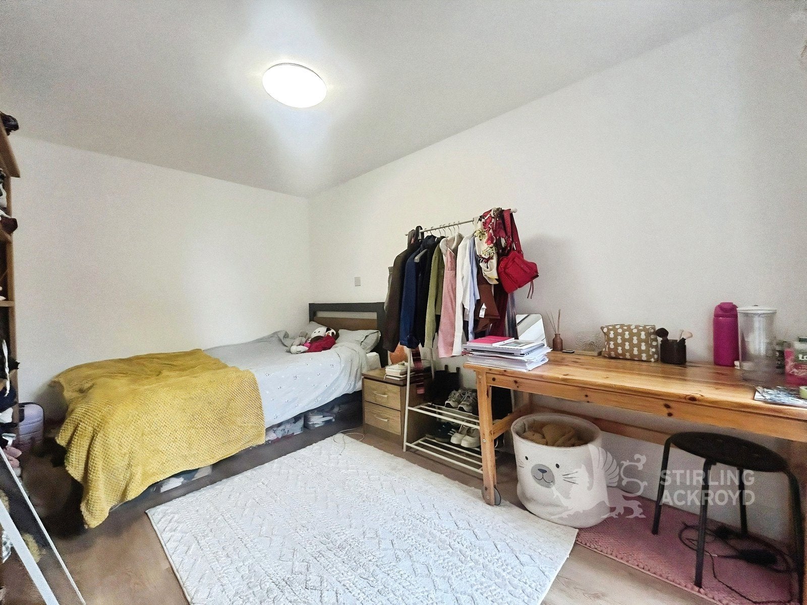 Room Springfield Road in Guildford