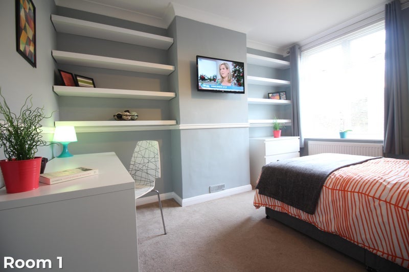 Room Swiss Avenue in Chelmsford