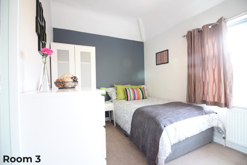 Room Swiss Avenue in Chelmsford