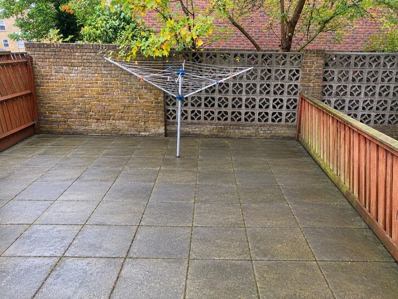 Room Capworth Street in Greater London