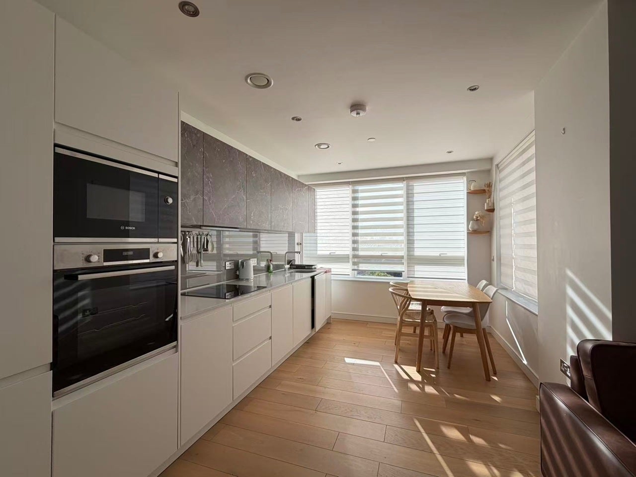 Flat Grant Road in Greater London