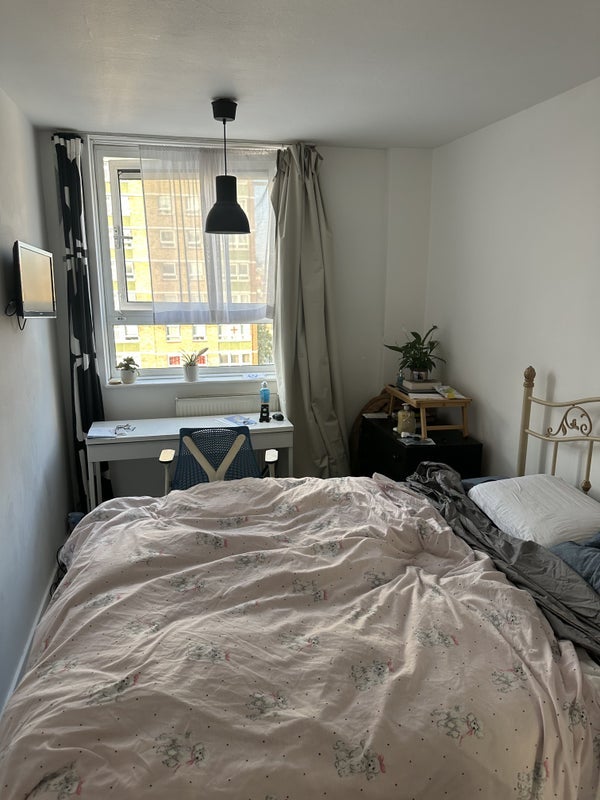 Room Devonshire Court in Greater London