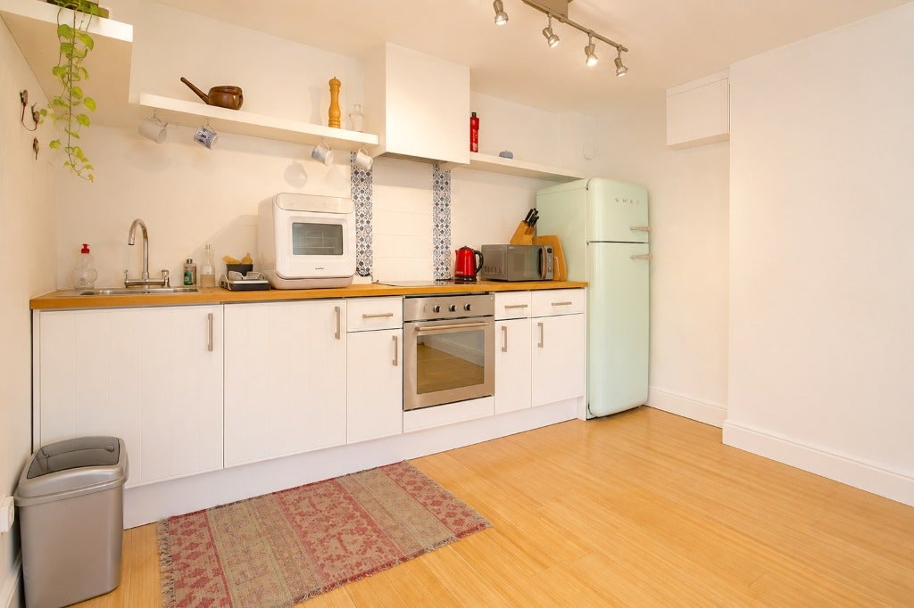 Flat Leamington Terrace in City of Edinburgh