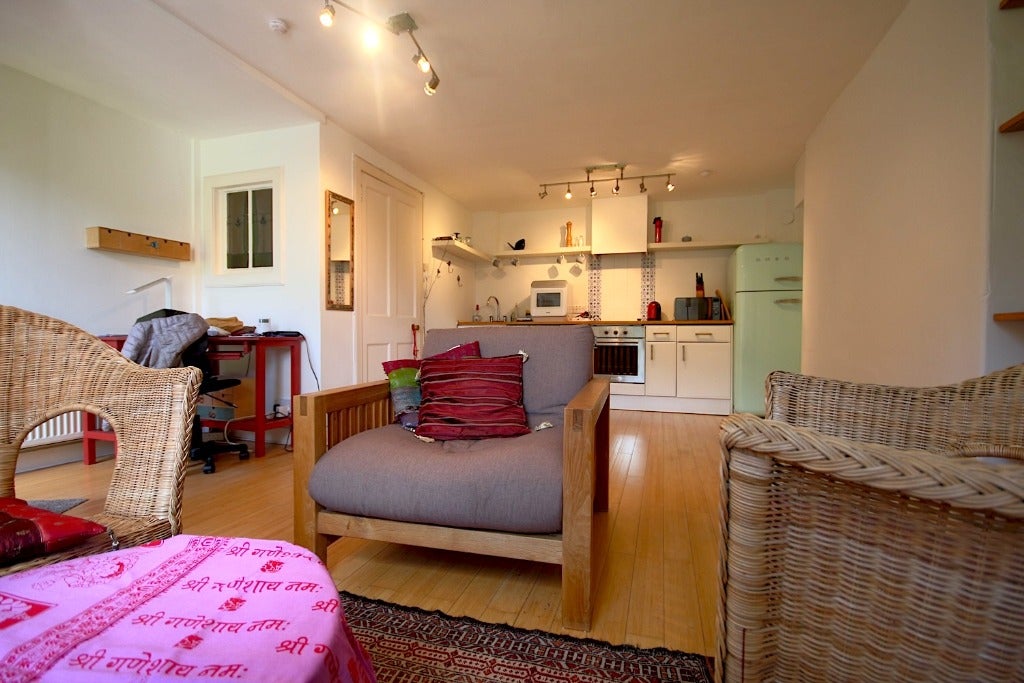Flat Leamington Terrace in City of Edinburgh