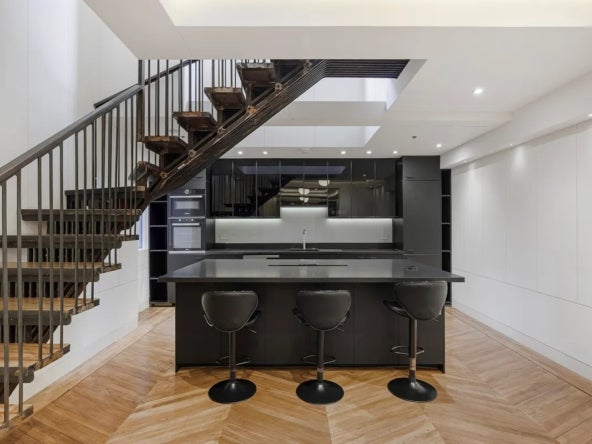 Flat Belmont Street in Greater London