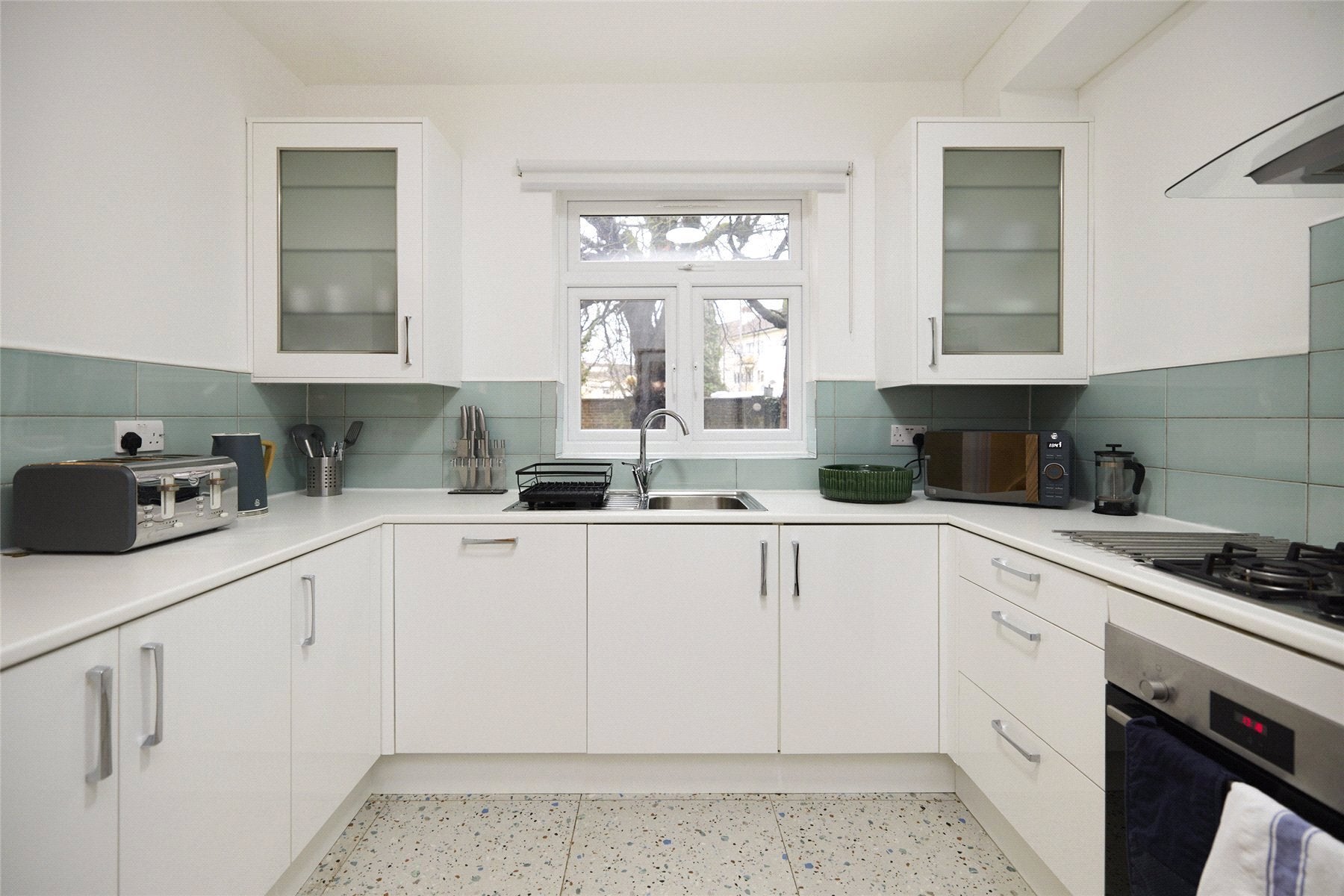 House Ravenswood Court in Greater London