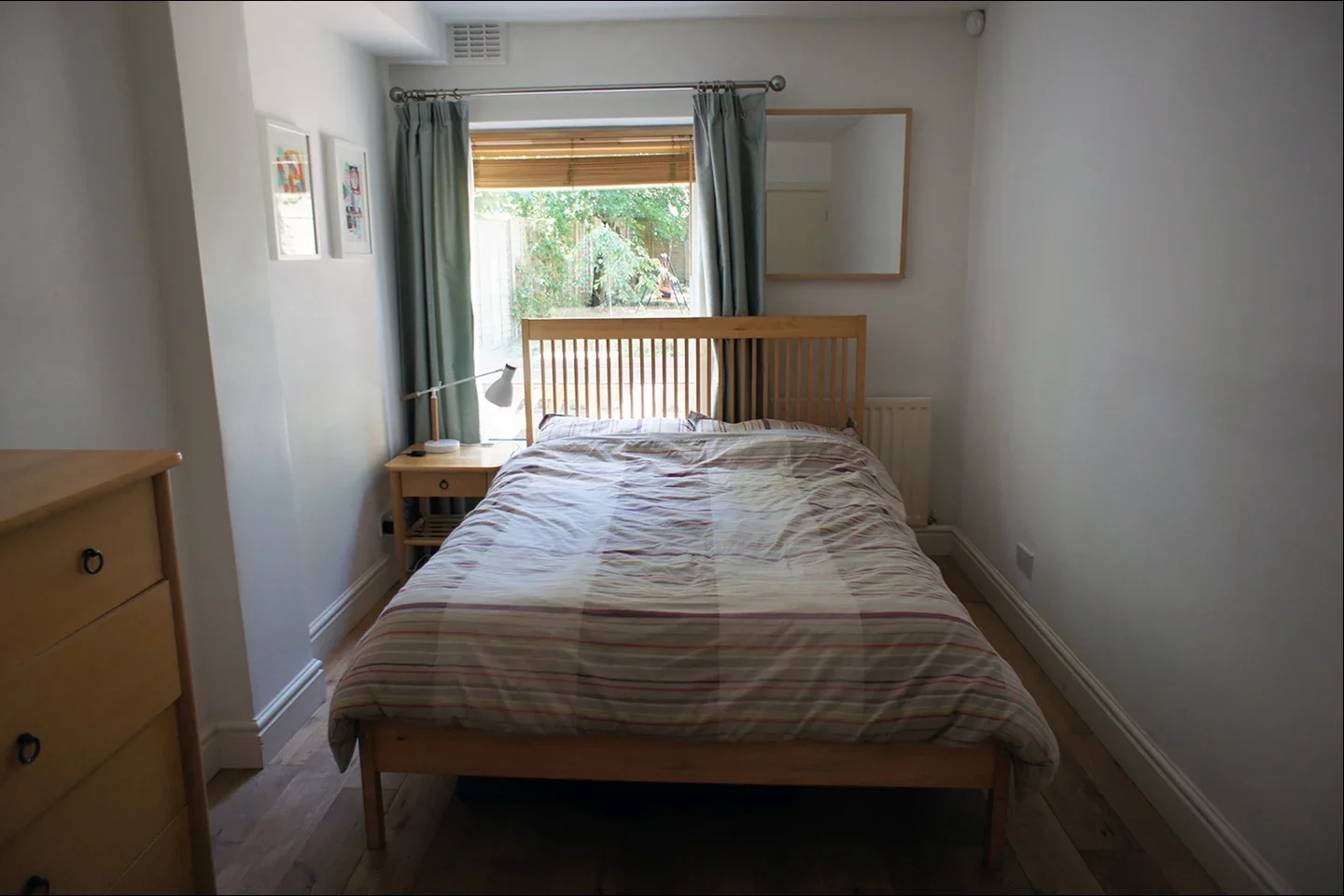 Flat Whatman Road in Greater London