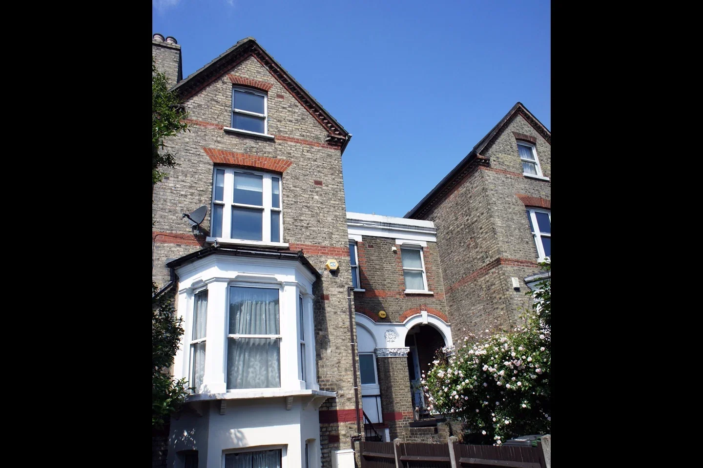 Flat Whatman Road in Greater London