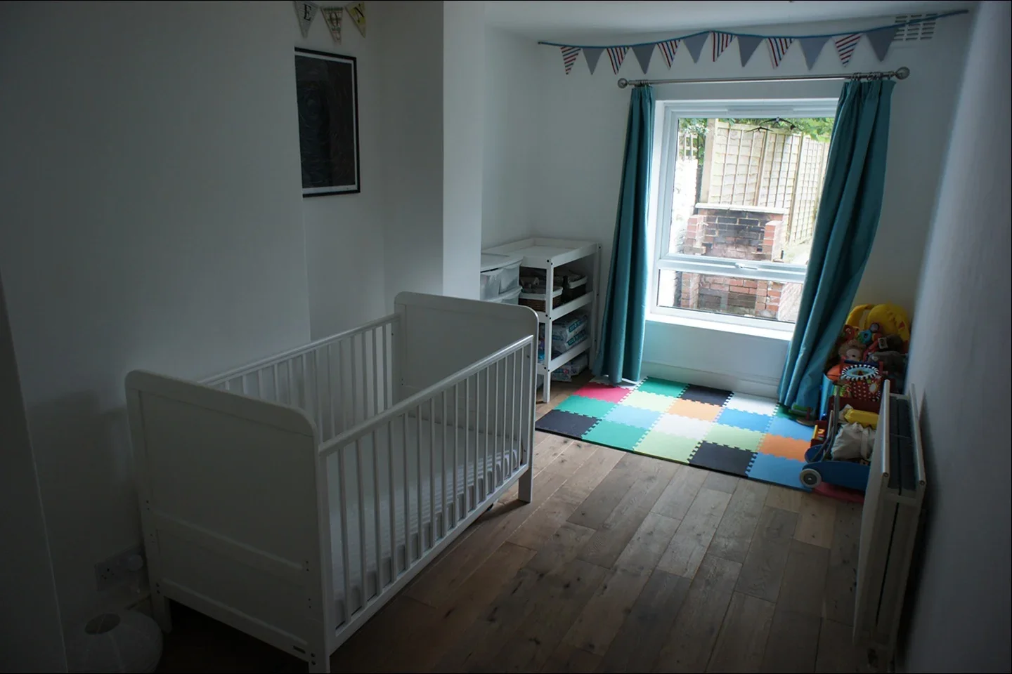 Flat Whatman Road in Greater London