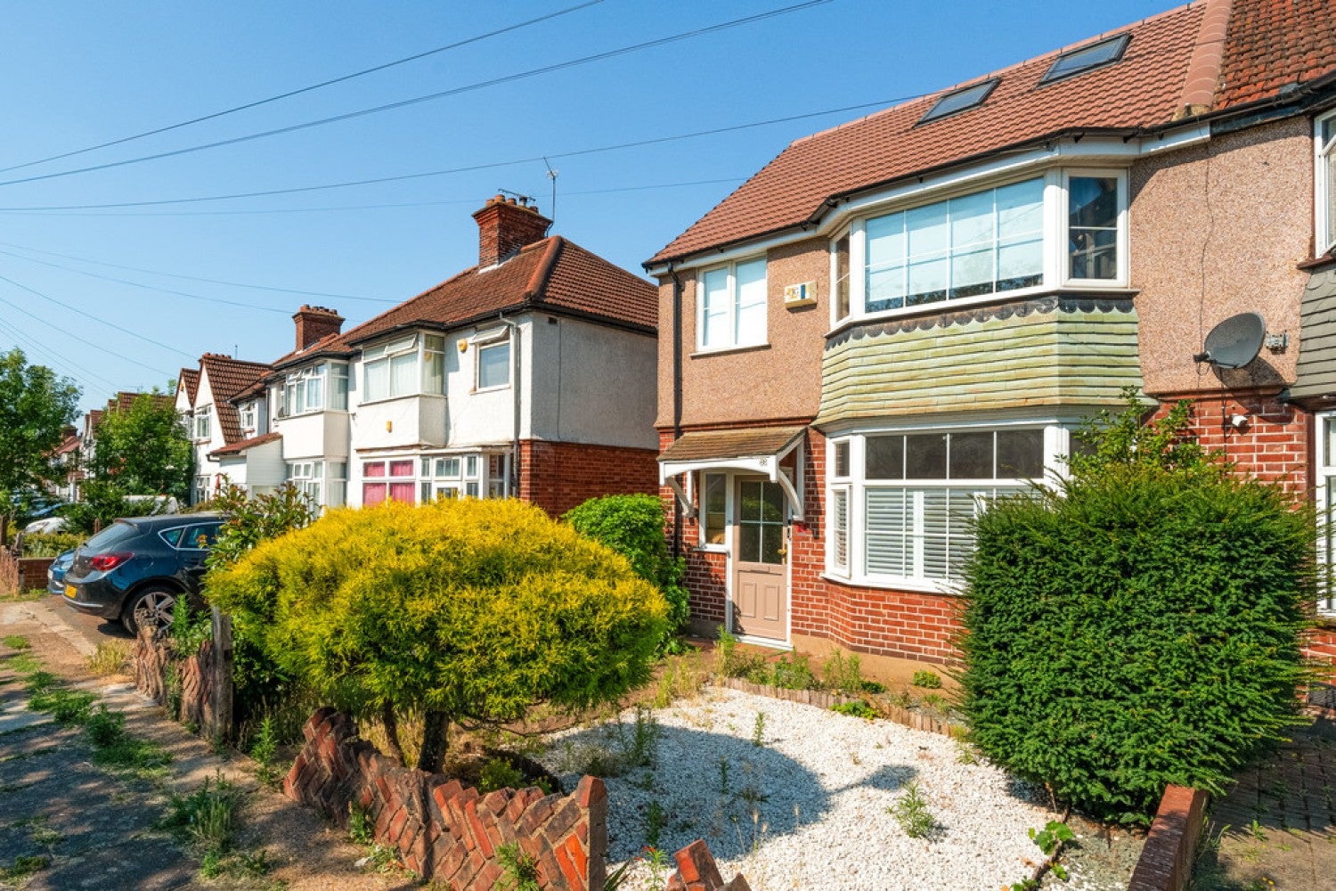 House Meadow Waye in Greater London