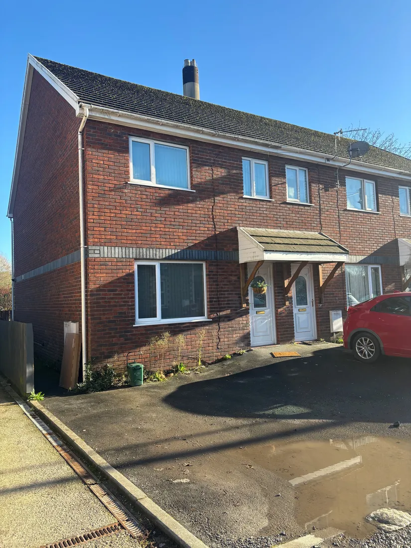 House Tawe Place in Clydach