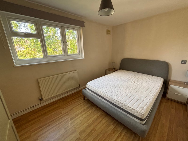 Flat North Road in Greater London