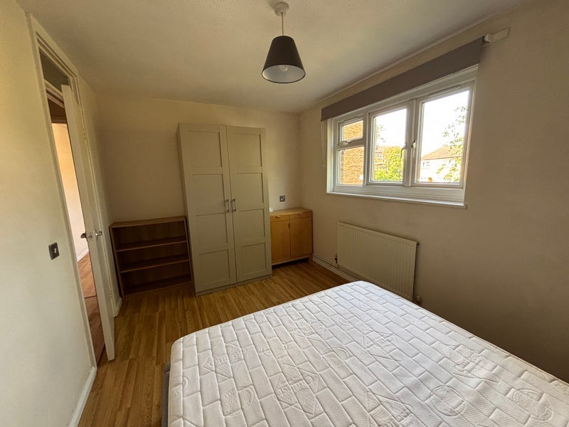 Flat North Road in Greater London