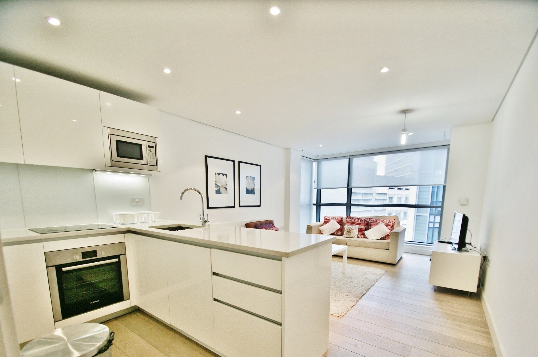 Flat Merchant Square in London