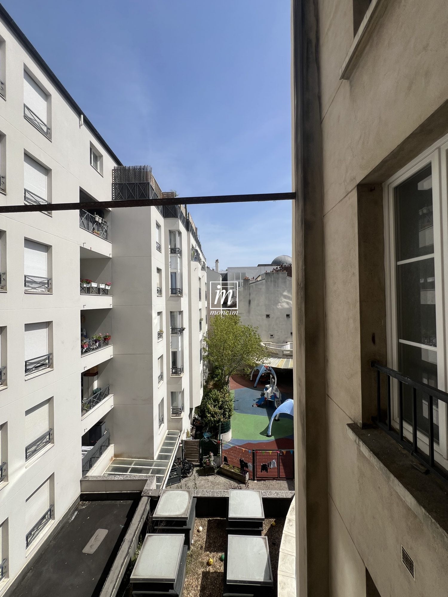 Flat Place du Maréchal de Lattre de Tassigny in Levallois-Perret