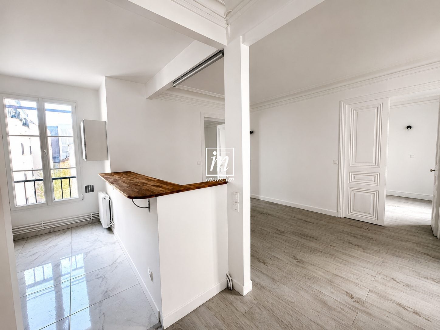 Flat Place du Maréchal de Lattre de Tassigny in Levallois-Perret