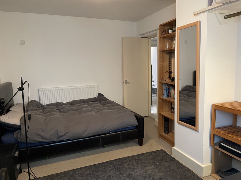 Flat St. George's Terrace in Greater London