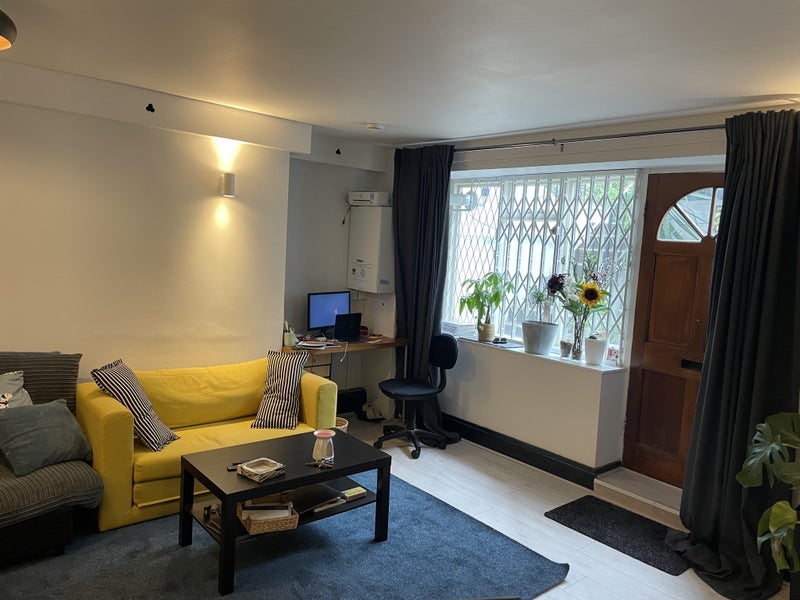Flat St. George's Terrace in Greater London