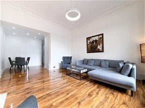 Flat Queen's Gate Terrace in Greater London
