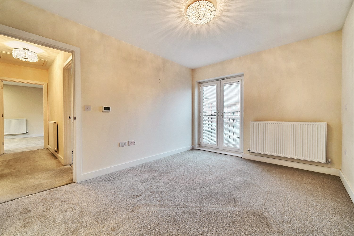 Flat Ruston Close in Reading