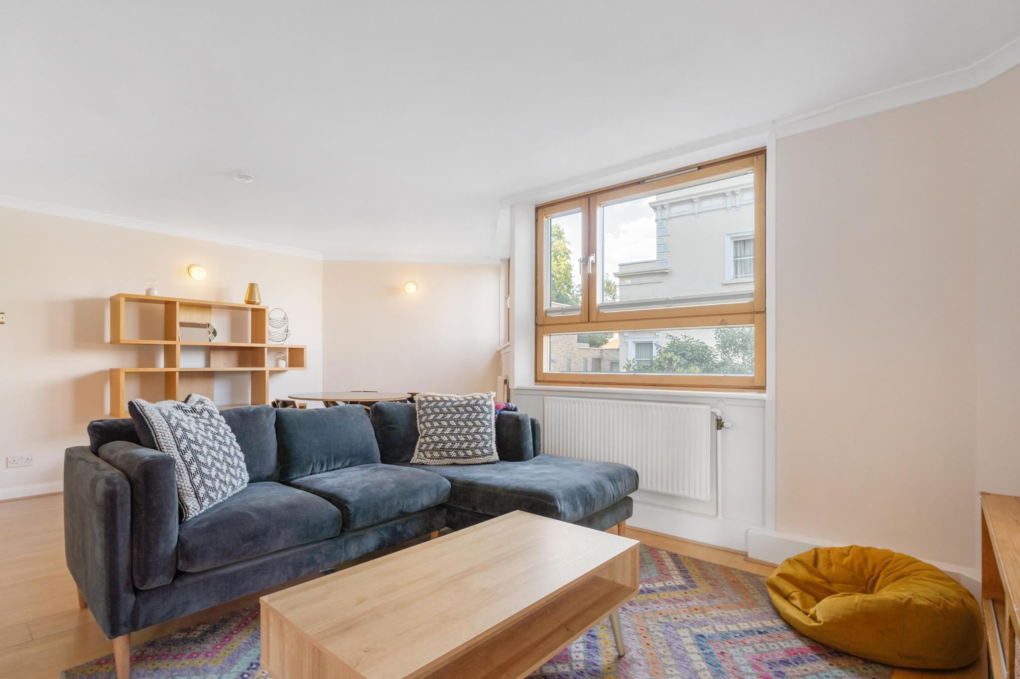Flat Blantyre Street in Greater London