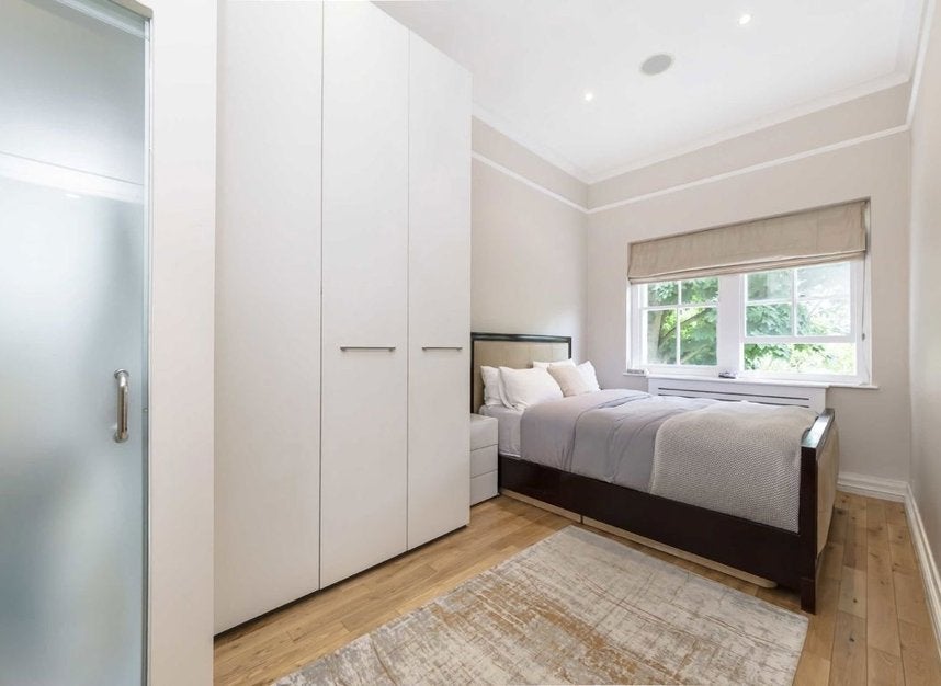 Flat Holland Park in Greater London