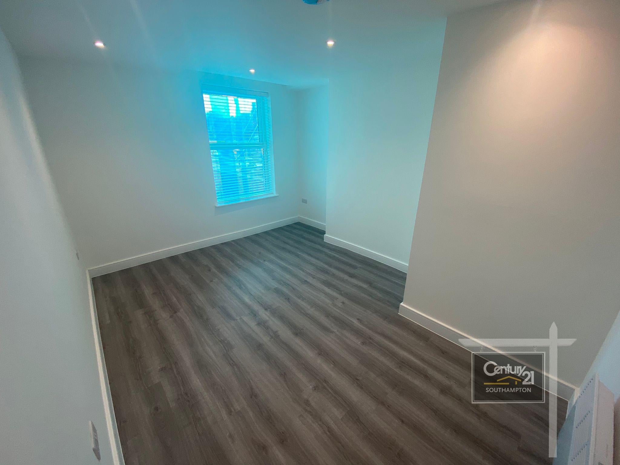Flat Ordnance Road in Southampton