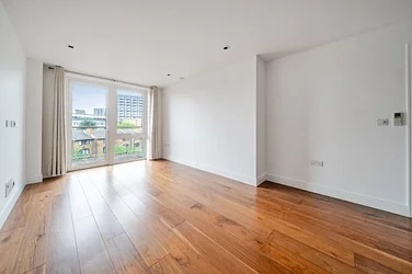 Flat Kew Bridge Road in Greater London