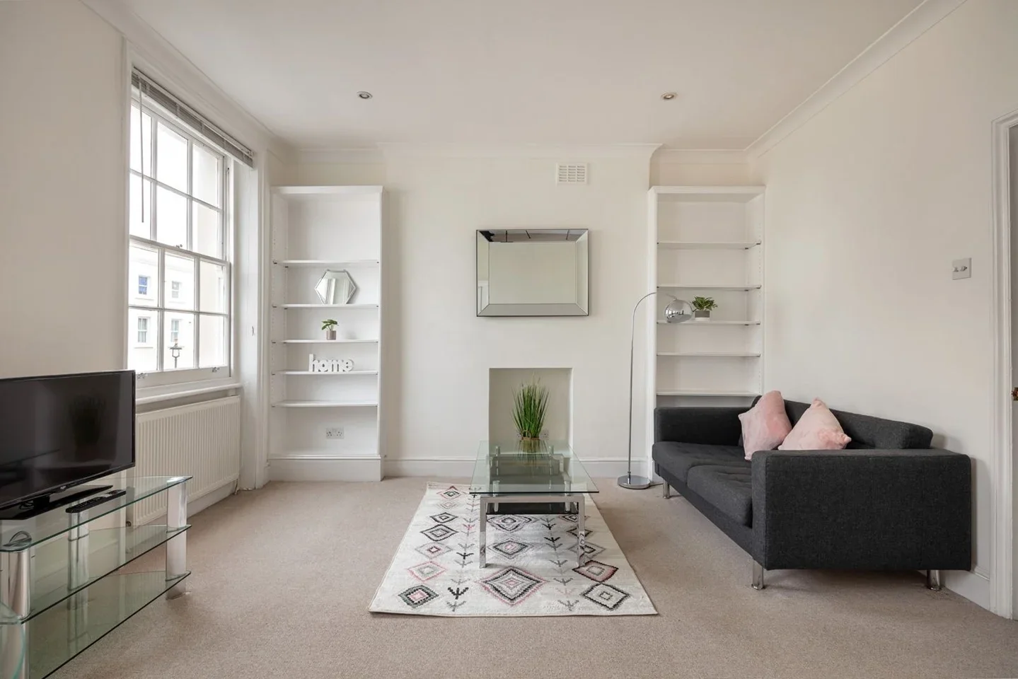 Flat Sutherland Street in City of Westminster