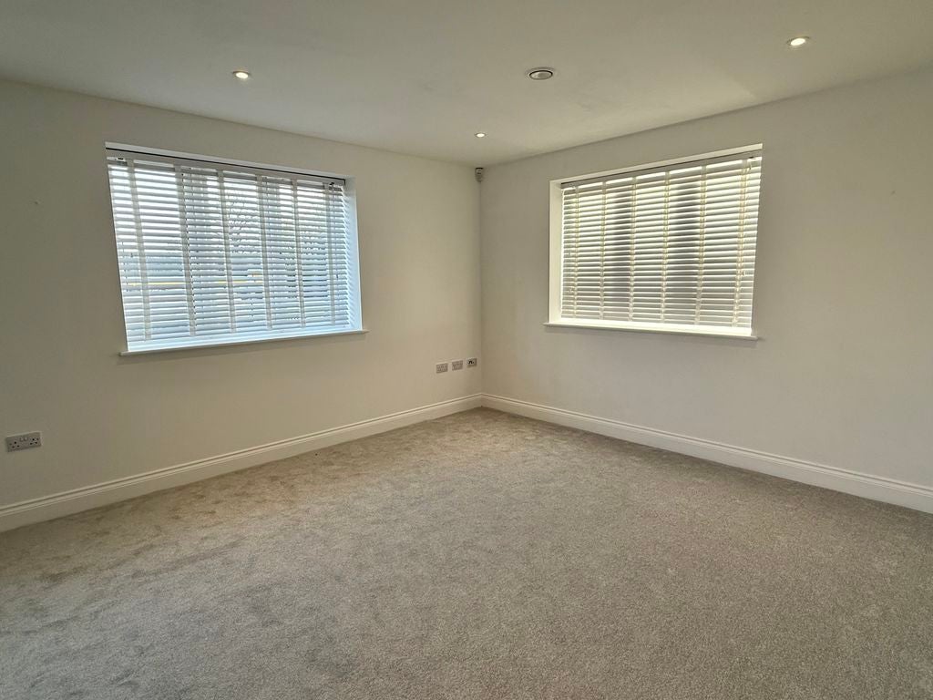 Flat Cuckfield Road in Mid Sussex
