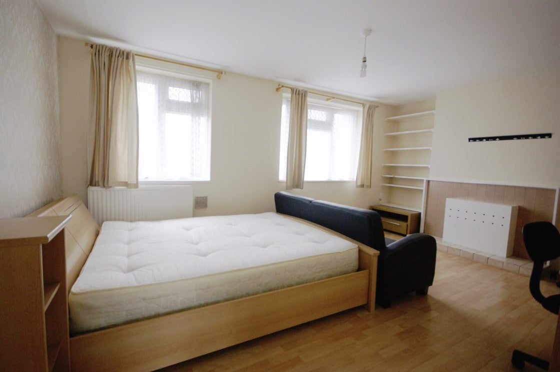 Flat Marquis Road in London