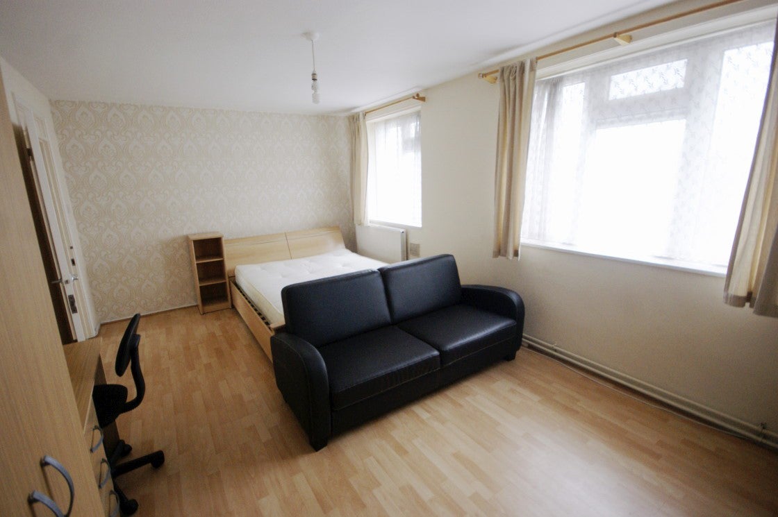 Flat Marquis Road in London