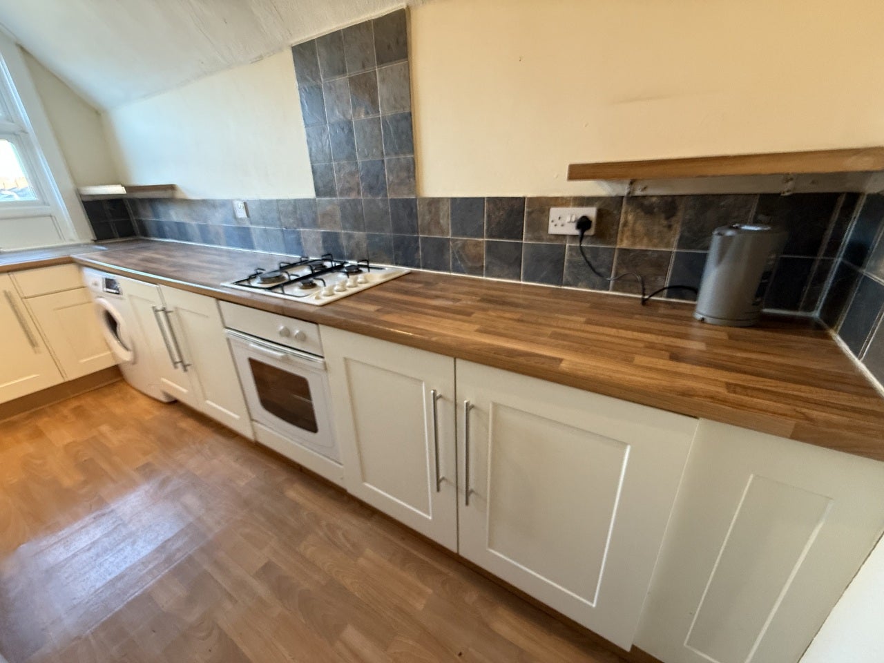 Flat Beckingham Road in Leicester