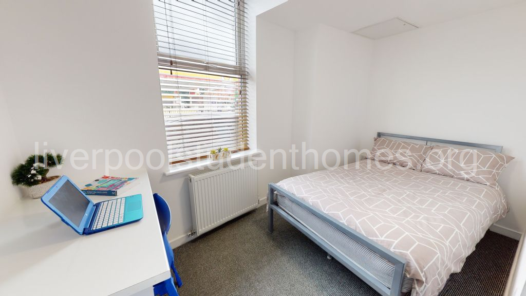 Room Shaw Street in Liverpool