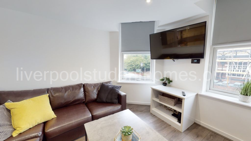 Room Shaw Street in Liverpool