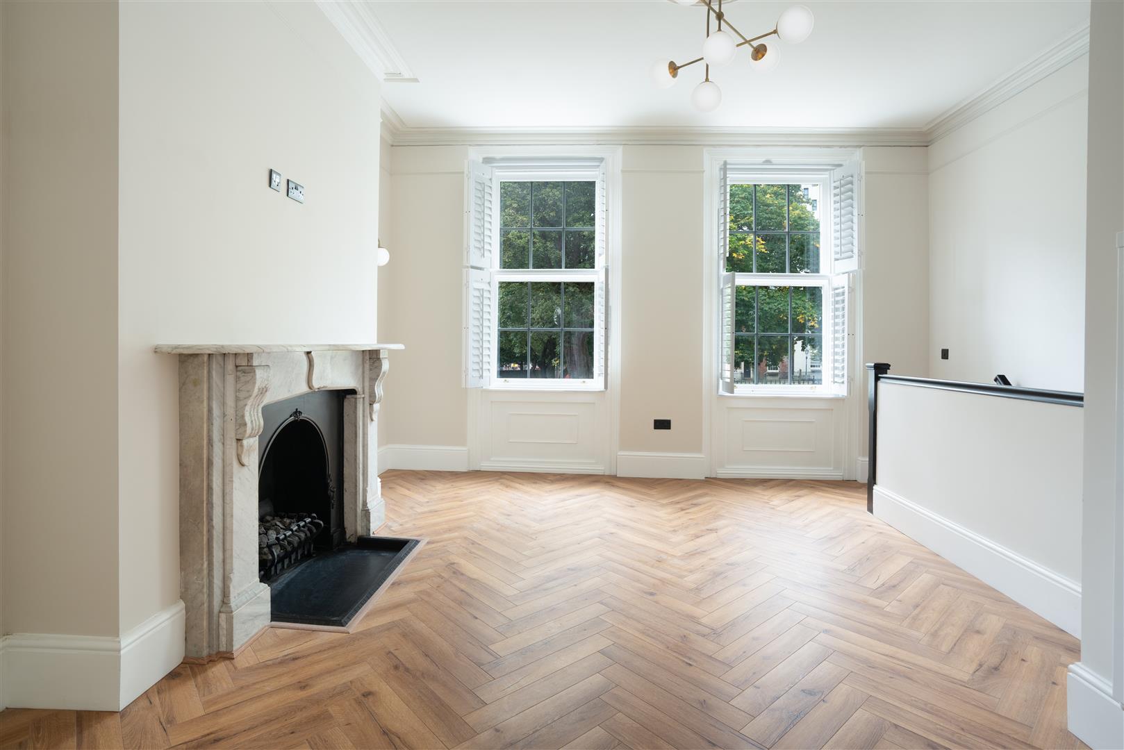 Flat Queen Square in Leeds