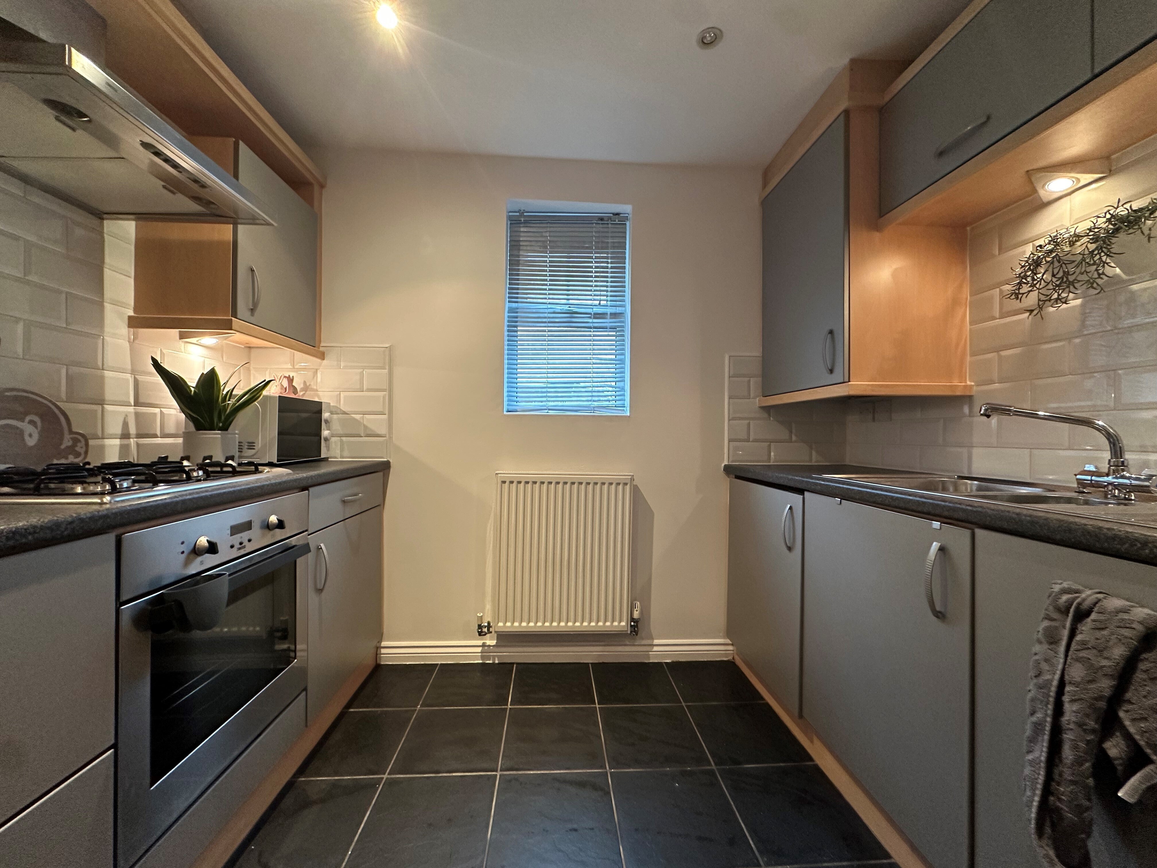 Flat Hampton Court Way in Widnes