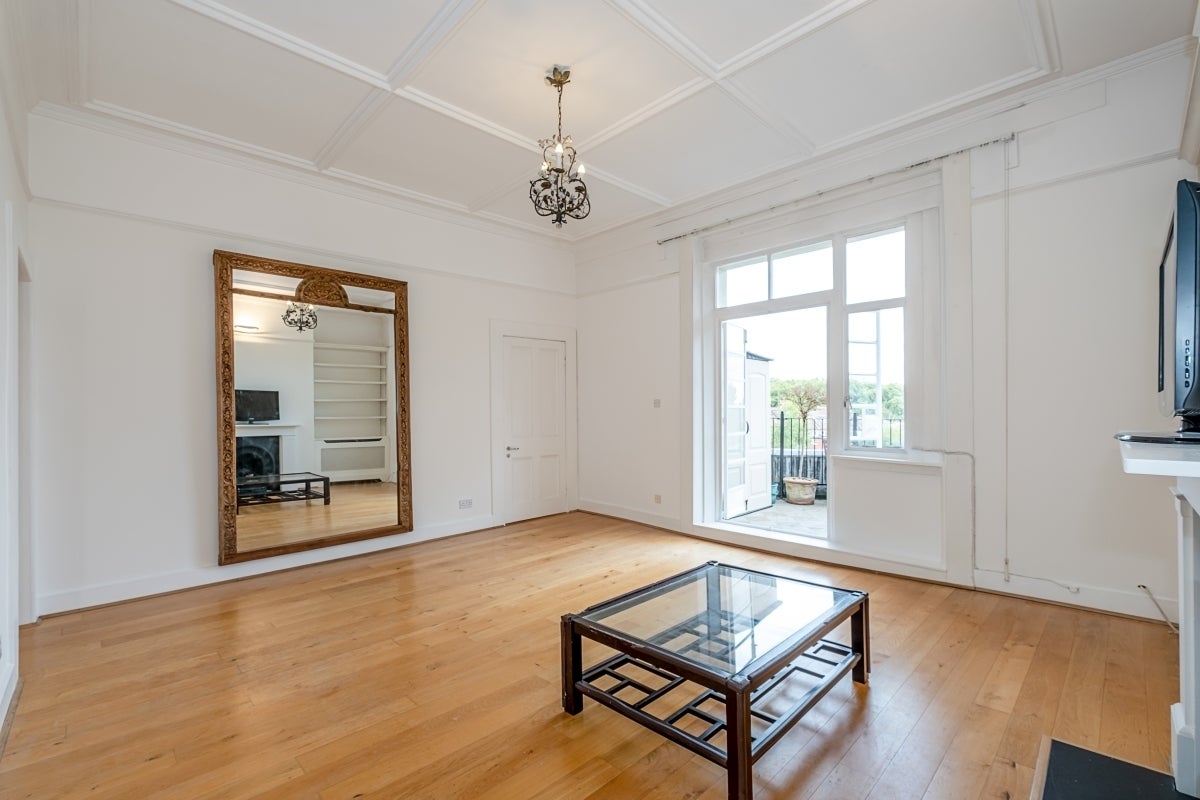 Flat Hampstead Hill Gardens in Greater London