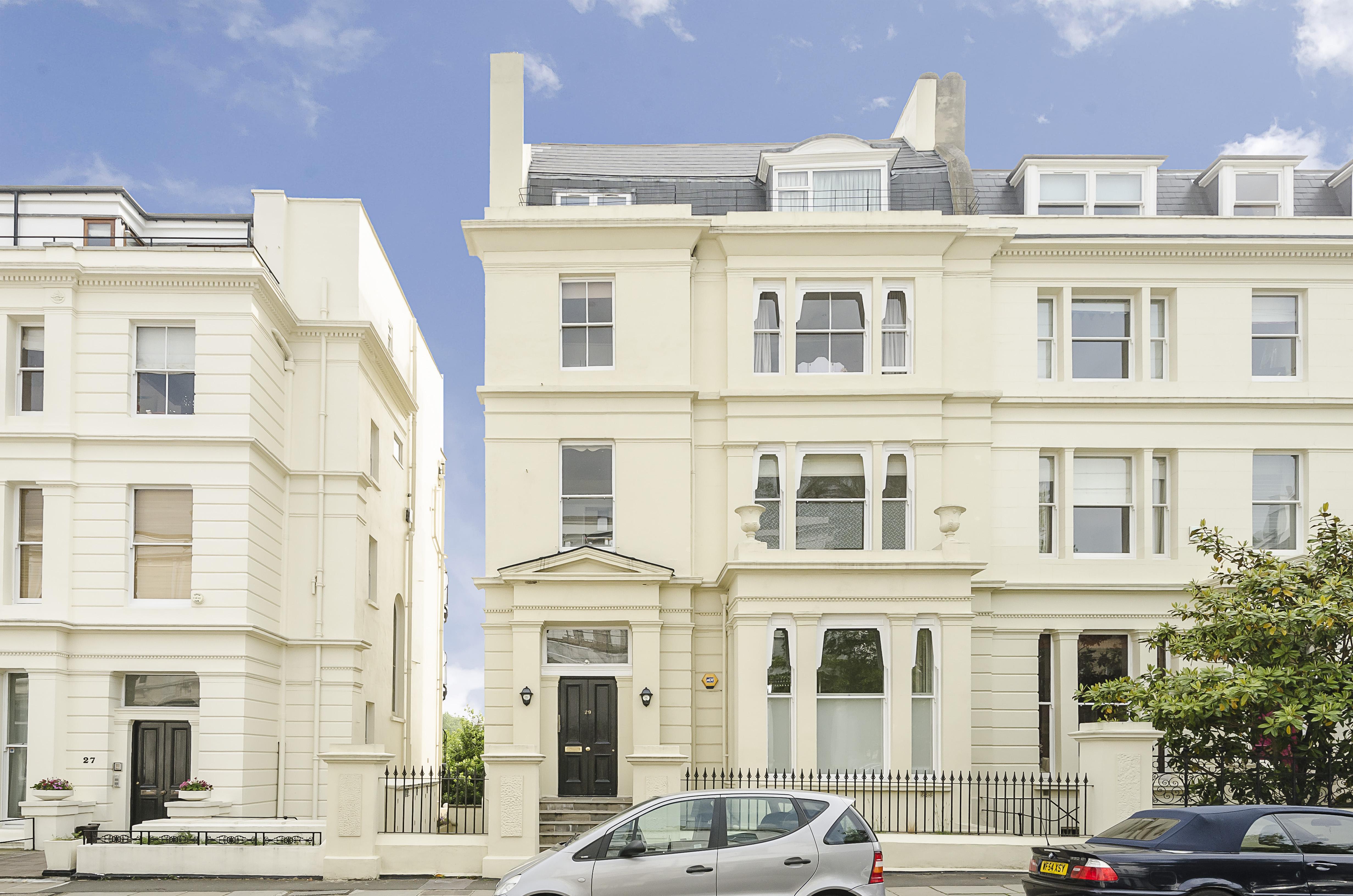 Flat Hampstead Hill Gardens in Greater London
