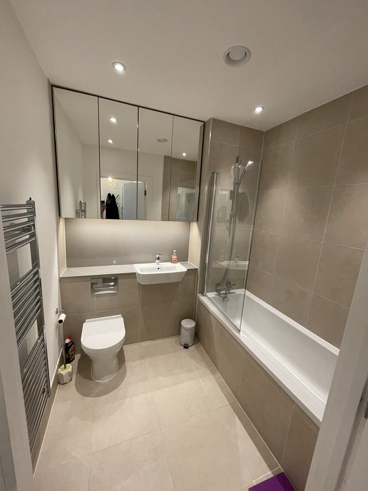 Flat Arniston Way in Greater London