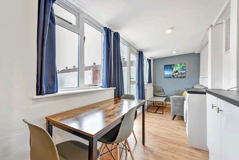 Room Murray Square in Greater London