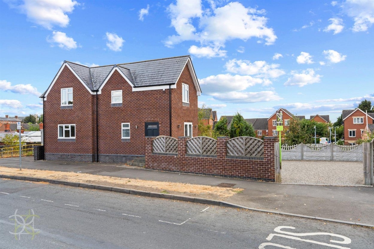 House Worcester Road in Wychavon