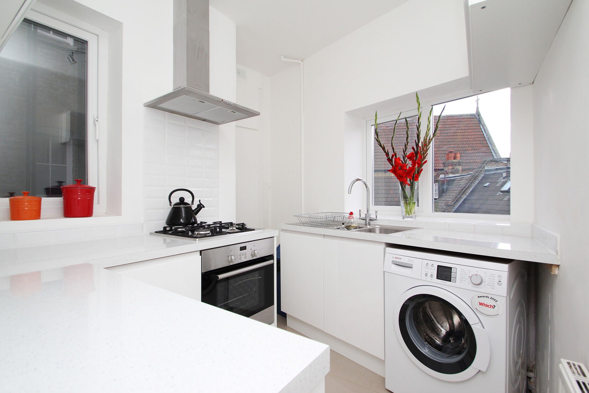 Flat Askew Road in Greater London