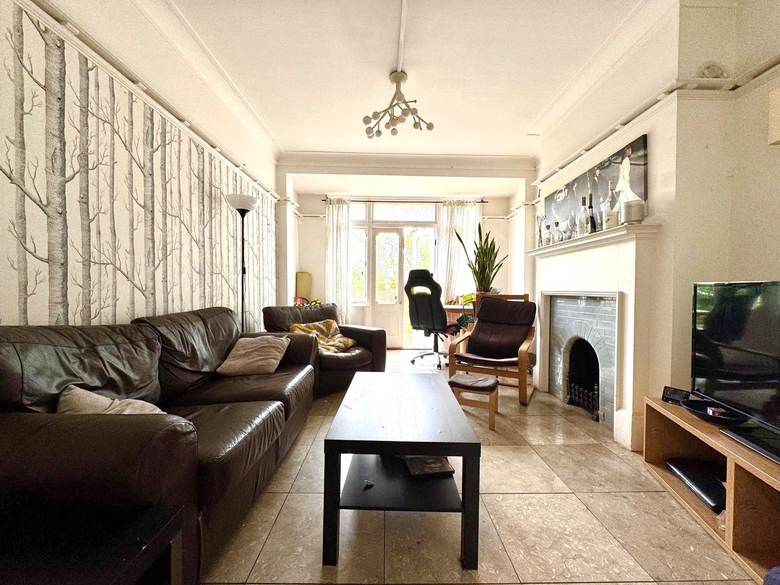 Room Highview Road in Greater London