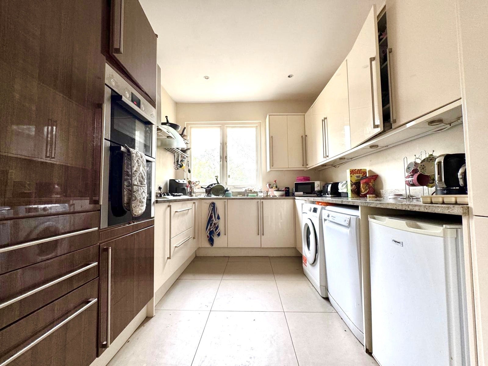 Room Highview Road in Greater London